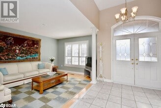 46 Jewel House Ln in Barrie, ON - Building Photo - Building Photo