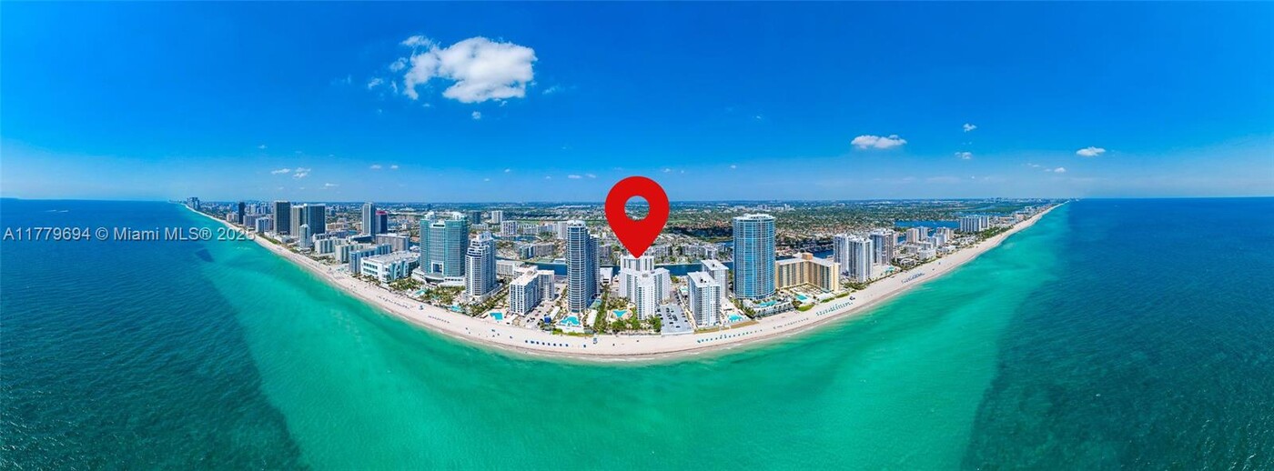 3000 S Ocean Dr in Hollywood, FL - Building Photo