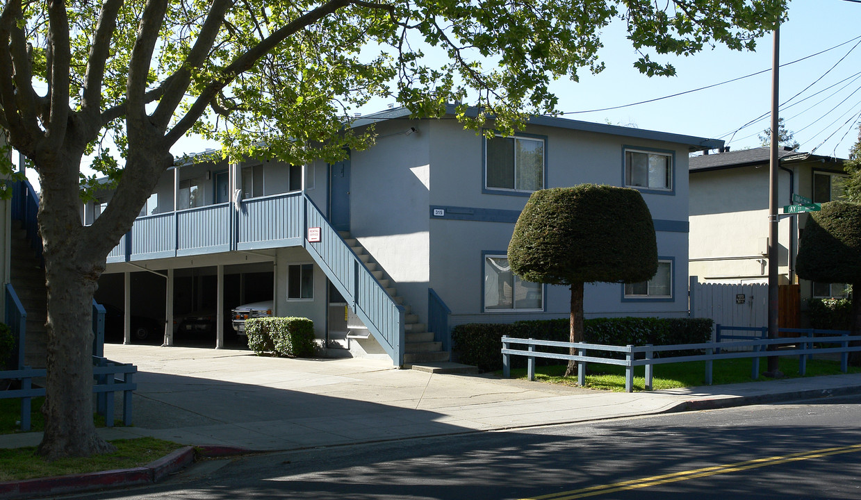 315 Oak Ave in Redwood City, CA - Building Photo