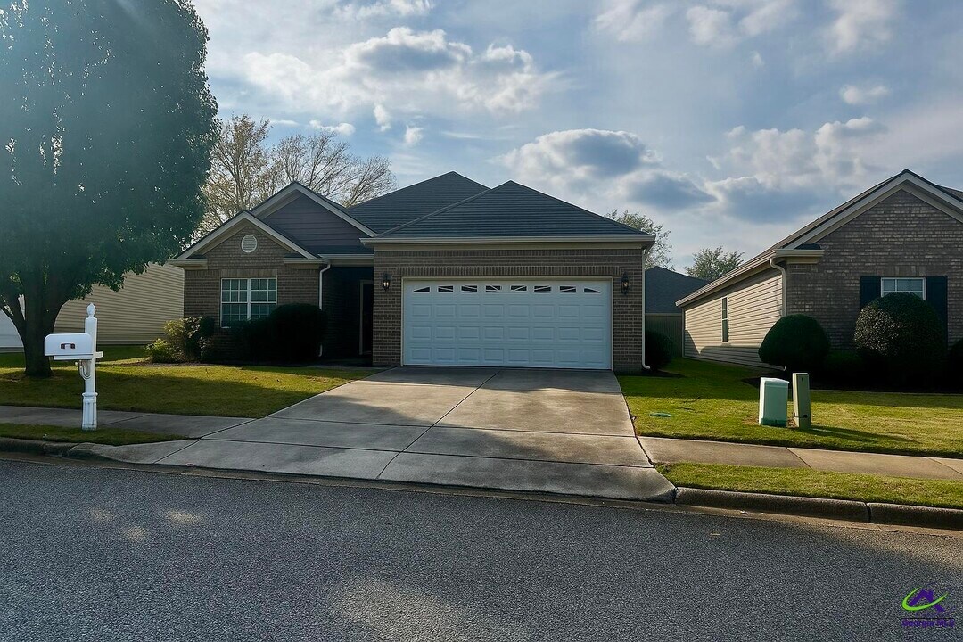 123 Montrose Ln in Centerville, GA - Building Photo