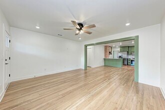 108 S Porter St in Lampasas, TX - Building Photo - Building Photo