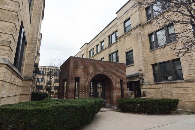 property at 3522 N Broadway