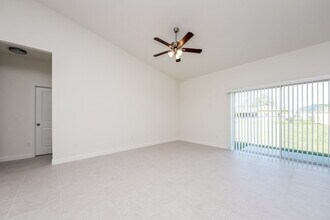 700 Pincon Ln in Poinciana, FL - Building Photo - Building Photo