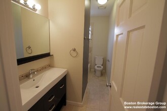 110 Chester St, Unit 2 in Boston, MA - Foto de edificio - Building Photo