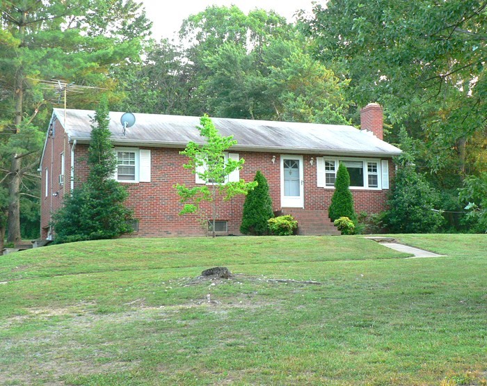 18043 Old Ridge Rd in Montpelier, VA - Building Photo