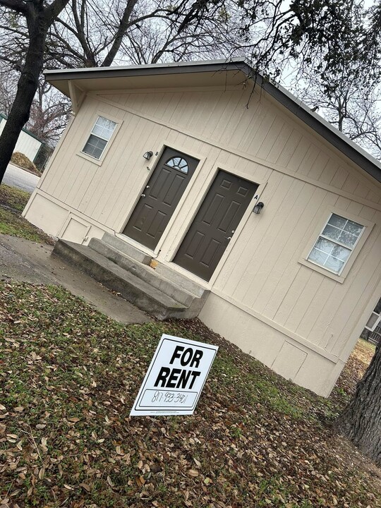 119 W Duncan Ave in Comanche, TX - Building Photo