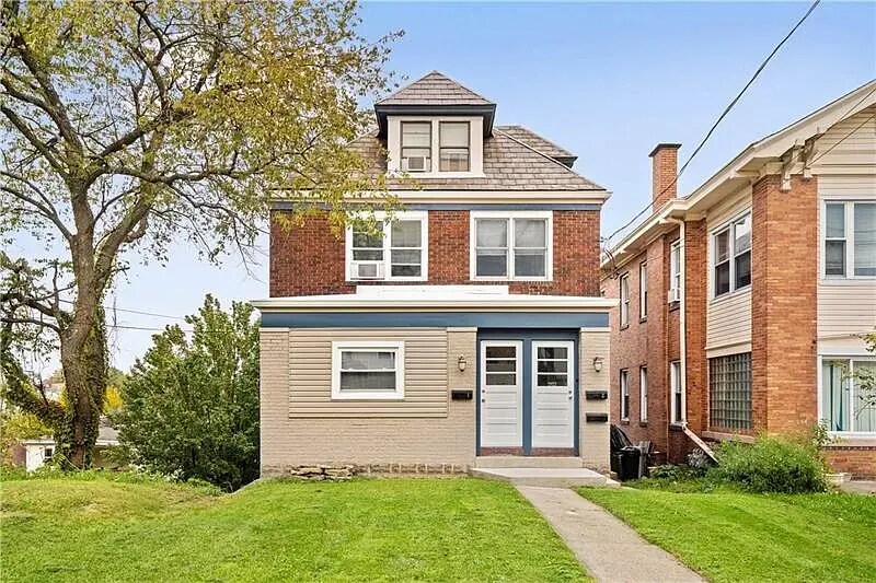 2923 Brownsville Rd in Pittsburgh, PA - Building Photo