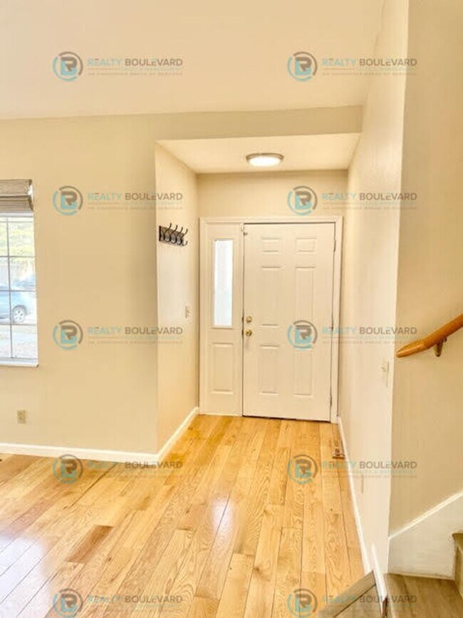 6073 Torrington Dr in Reno, NV - Building Photo - Building Photo