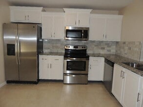 2505 Lakeview Cir in Royal Palm Beach, FL - Building Photo - Building Photo