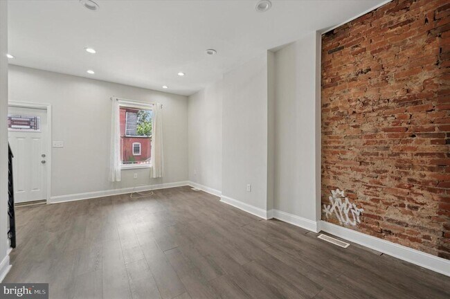 2835 W Montgomery Ave in Philadelphia, PA - Building Photo - Building Photo