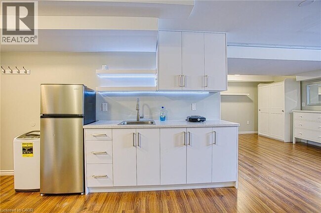 52 Dartmouth Gate in Hamilton, ON - Building Photo - Building Photo