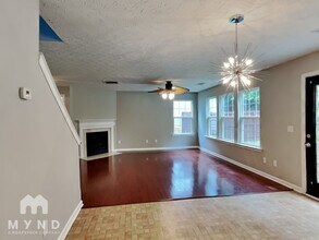 2260 Valley Creek Dr in Lithia Springs, GA - Building Photo - Building Photo