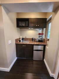 3852 Mount Vernon Dr, Unit 2 photo'