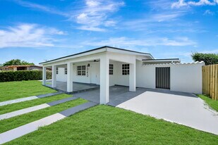 4040 SW 108th Ave in Miami, FL - Building Photo