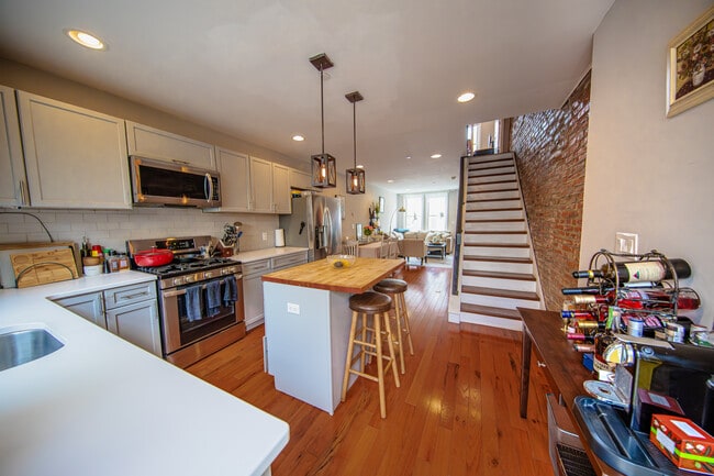 2137 Sears St in Philadelphia, PA - Foto de edificio - Building Photo