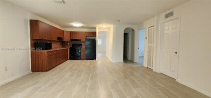 10380 NW 10th Ave in Miami, FL - Building Photo - Building Photo