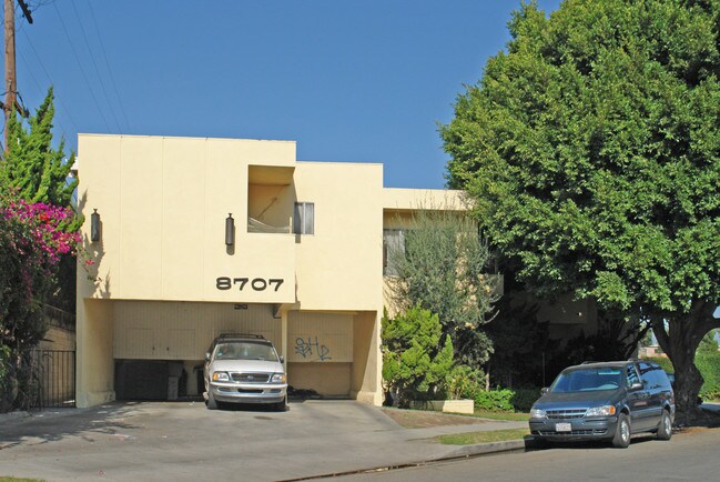 8707 Beverlywood St in Los Angeles, CA - Building Photo - Building Photo