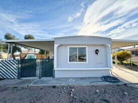 2271 Riverview Ct in Bullhead City, AZ - Building Photo