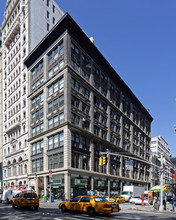 11 Warren St in New York, NY - Foto de edificio - Building Photo