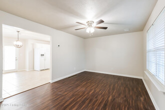453 Lakes of Dogwood Blvd in Shepherdsville, KY - Foto de edificio - Building Photo