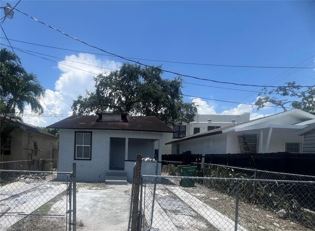 1800 SW 3rd St in Miami, FL - Building Photo - Building Photo