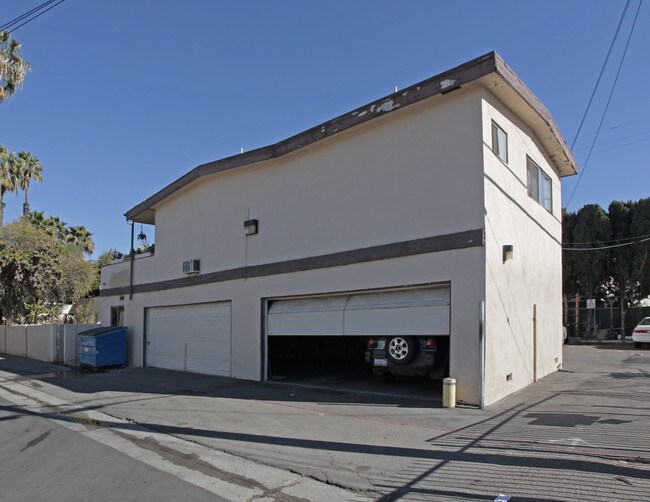 1802 W Sumac Ln in Anaheim, CA - Building Photo - Building Photo