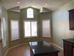 1057 E Sarazen Ave in Fresno, CA - Building Photo - Building Photo