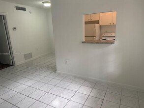 8380 SW 65th Ave in Miami, FL - Building Photo - Building Photo