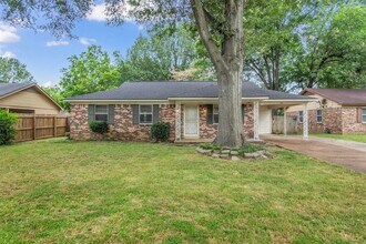 1321 Merimac Cove in Memphis, TN - Foto de edificio - Building Photo