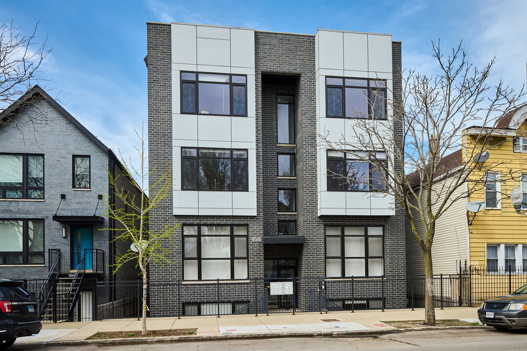 1338 W Cullerton St in Chicago, IL - Building Photo