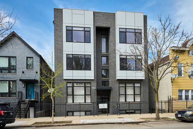 property at 1338 W Cullerton St