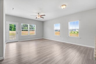 103 Drake Village Dr in Goldsboro, NC - Building Photo - Building Photo