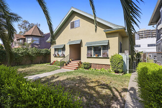 1013 Locust Ave in Long Beach, CA - Building Photo - Building Photo