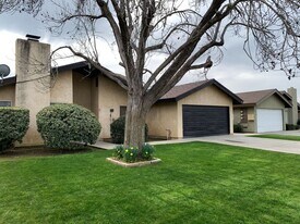 4401 Parkwood Ct in Bakersfield, CA - Building Photo
