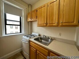 1144 Commonwealth Ave, Unit 43 in Boston, MA - Building Photo