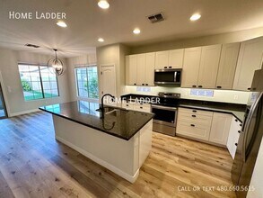 3064 E Palmdale Ln in Gilbert, AZ - Building Photo - Building Photo