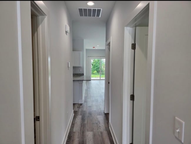 5450 N Colburn Ct in Bel Aire, KS - Building Photo - Building Photo