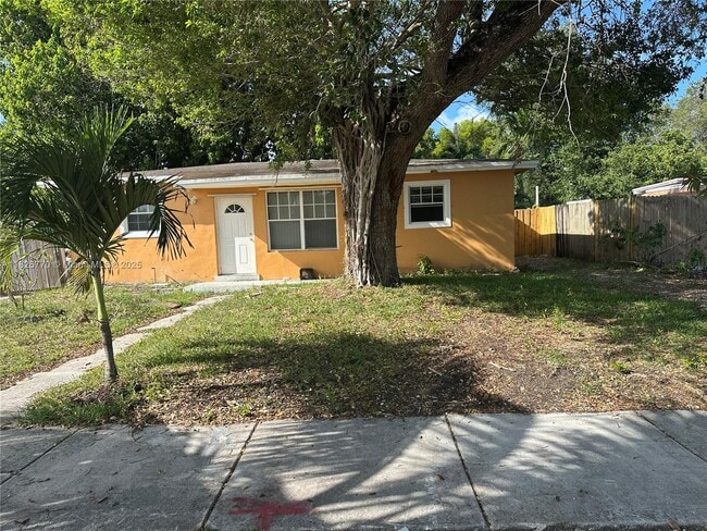 property at 4141 SW 32nd St