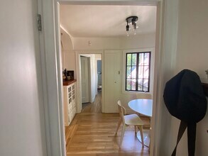 367 Alcatraz Ave, Unit 365a in Oakland, CA - Building Photo - Building Photo