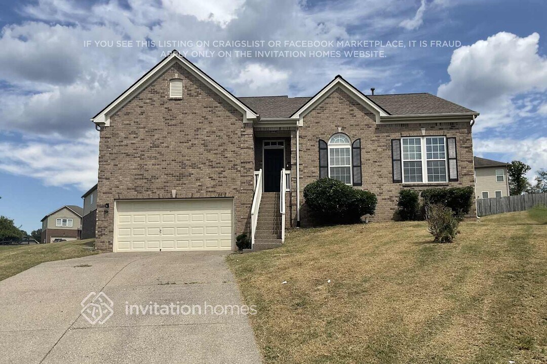 2201 Oaklawn Ct in Mount Juliet, TN - Building Photo