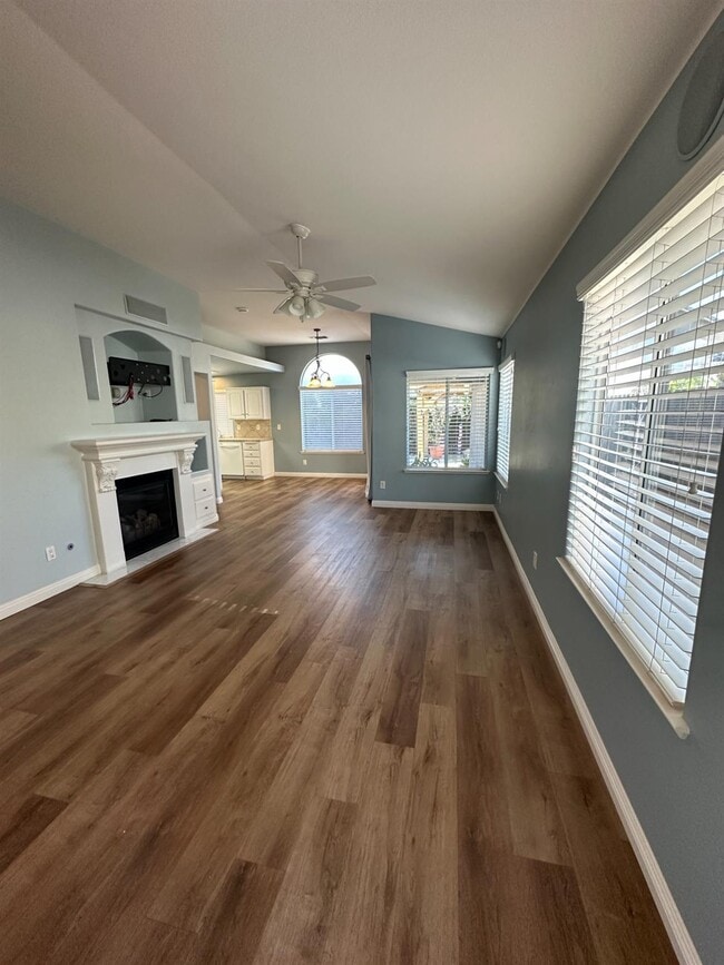 2928 Norwich Ave in Clovis, CA - Foto de edificio - Building Photo