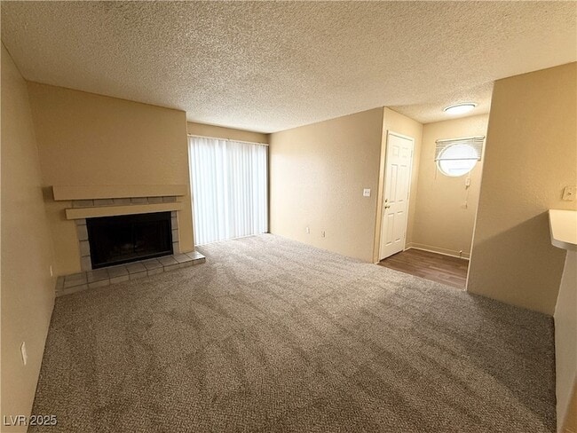 2981 Juniper Hills Blvd, Unit 204 in Las Vegas, NV - Building Photo - Building Photo