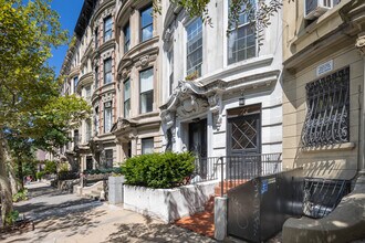 27 W 85th St in New York, NY - Building Photo - Building Photo