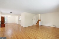 6928 Winterberry Ln in Bethesda, MD - Foto de edificio - Building Photo