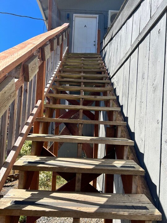 15791 Lower Smith River Rd in Reedsport, OR - Building Photo