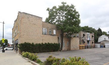 5903 W Irving Park Rd in Chicago, IL - Building Photo - Building Photo