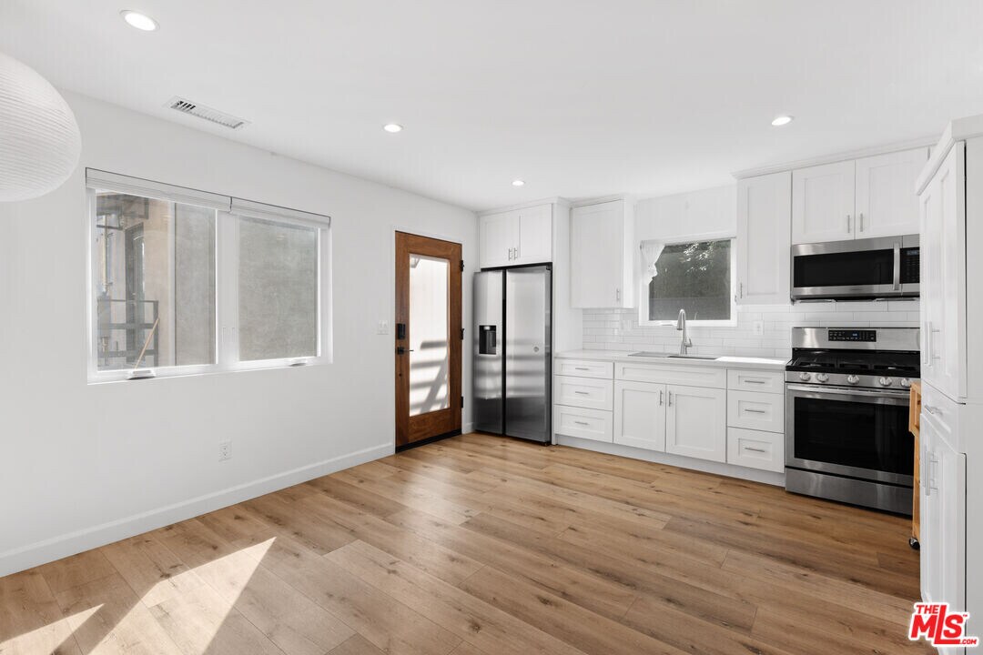 4219 Moore St in Los Angeles, CA - Building Photo