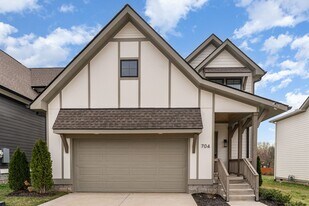 704 Caraway Ln in Nashville, TN - Building Photo