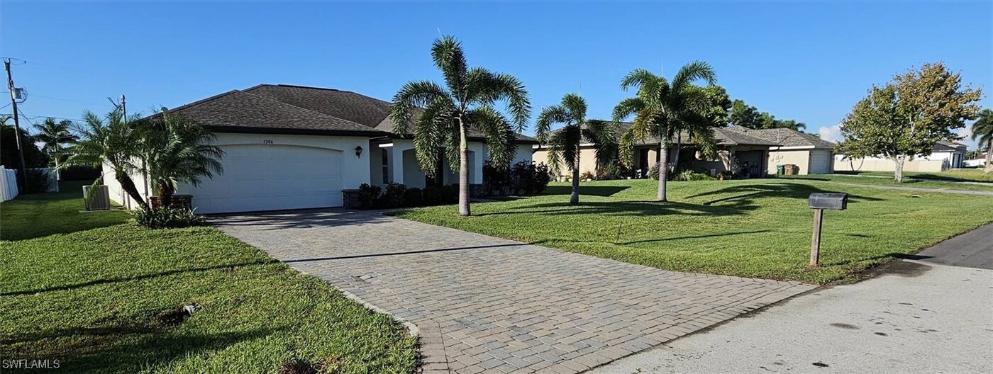 1306 SW 33rd St in Cape Coral, FL - Building Photo