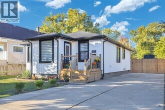 937 Lauzon Rd in Windsor, ON - Building Photo - Building Photo